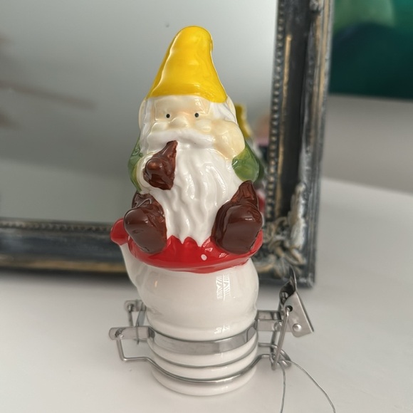 Set Gnomes Porcelain Container Art Decor NWT (2) - Picture 9 of 10